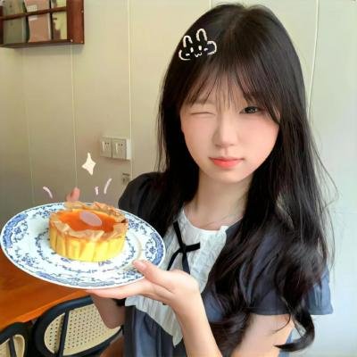 这名男子，捡到了人鱼。